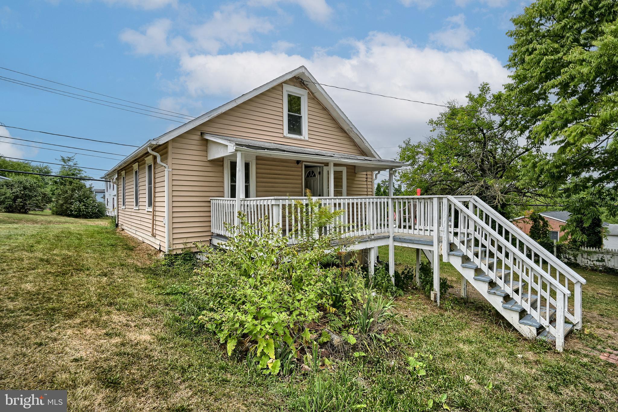 1115 Edgemont Road Harrisburg, PA 17109 - Photo 3 of 27 Gallery Image 3