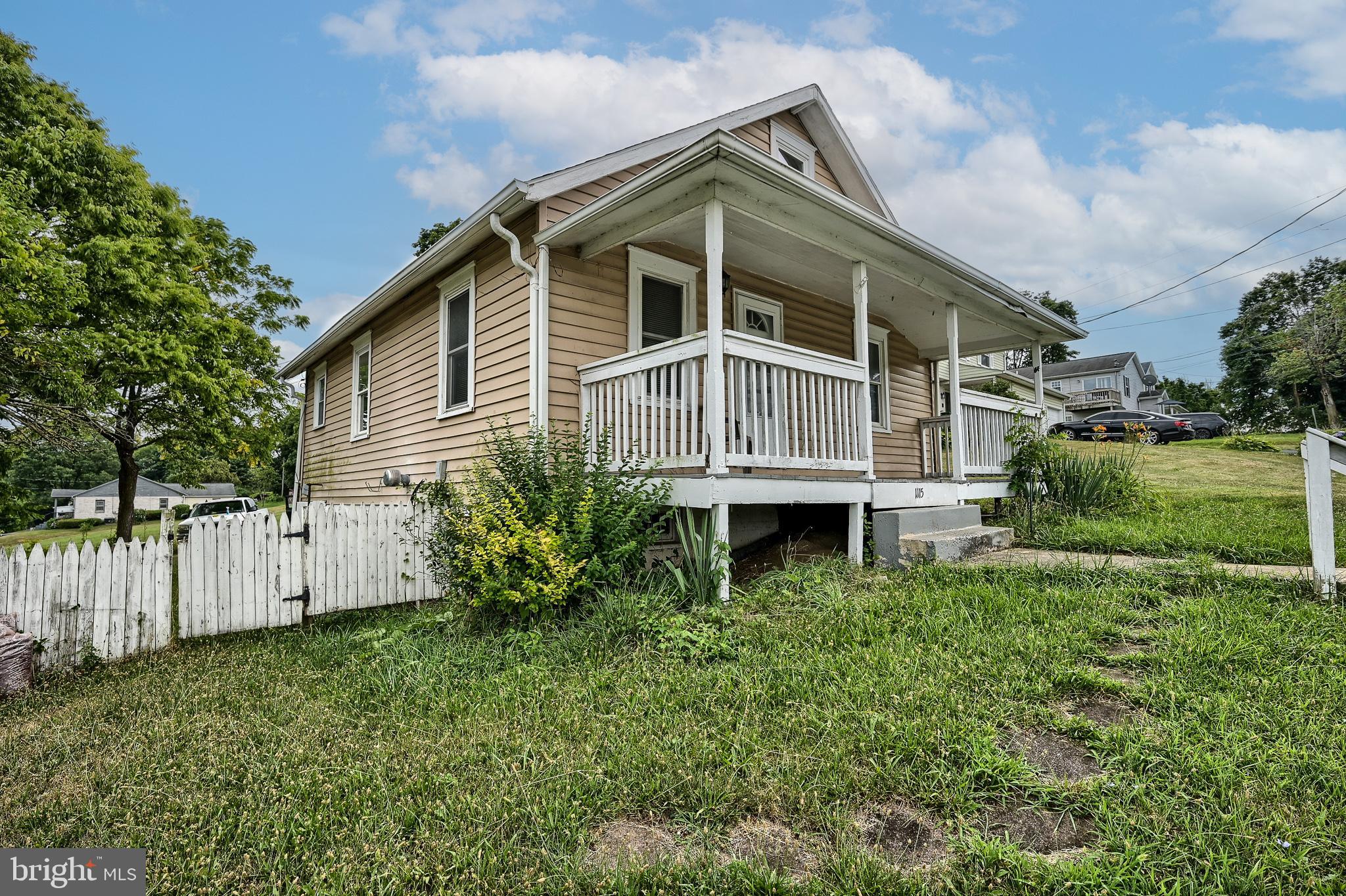 1115 Edgemont Road Harrisburg, PA 17109 - Photo 4 of 27 Gallery Image 4