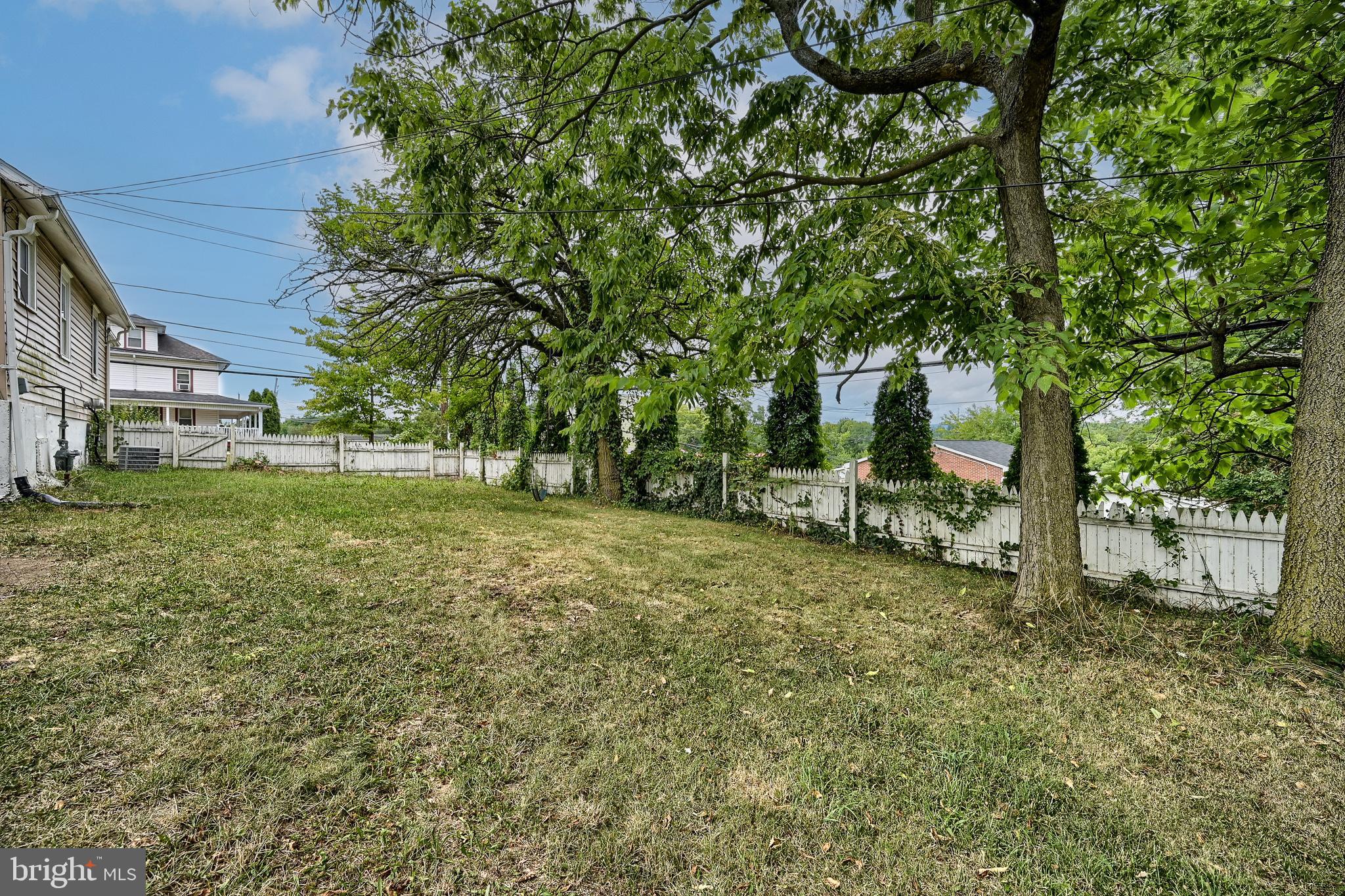 1115 Edgemont Road Harrisburg, PA 17109 - Photo 6 of 27 Gallery Image 6