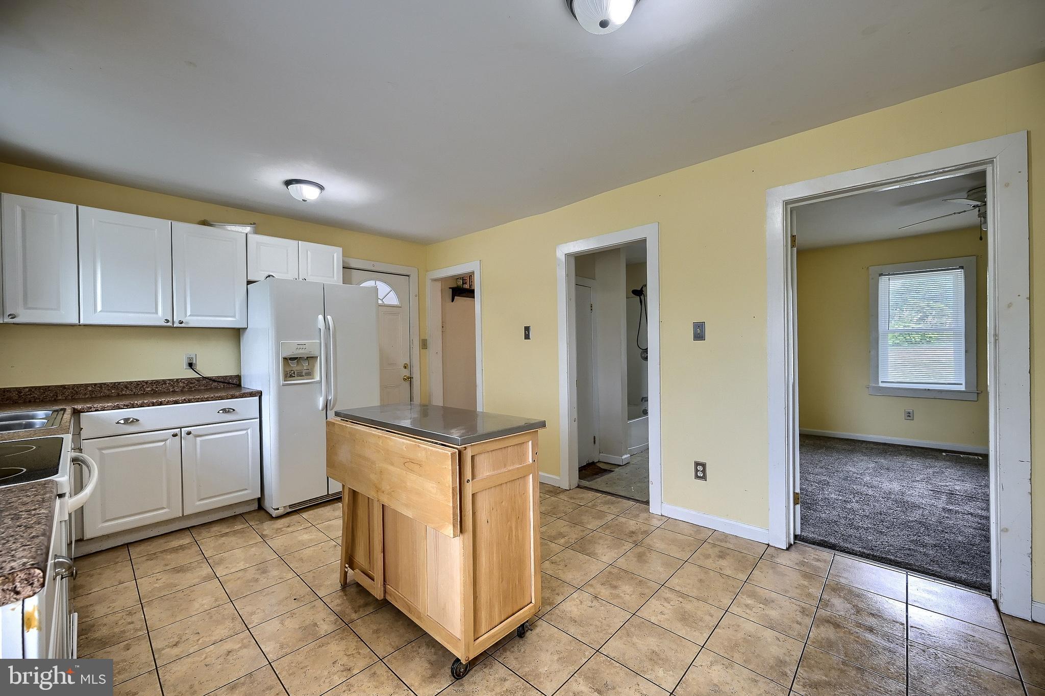 1115 Edgemont Road Harrisburg, PA 17109 - Photo 9 of 27 Gallery Image 9