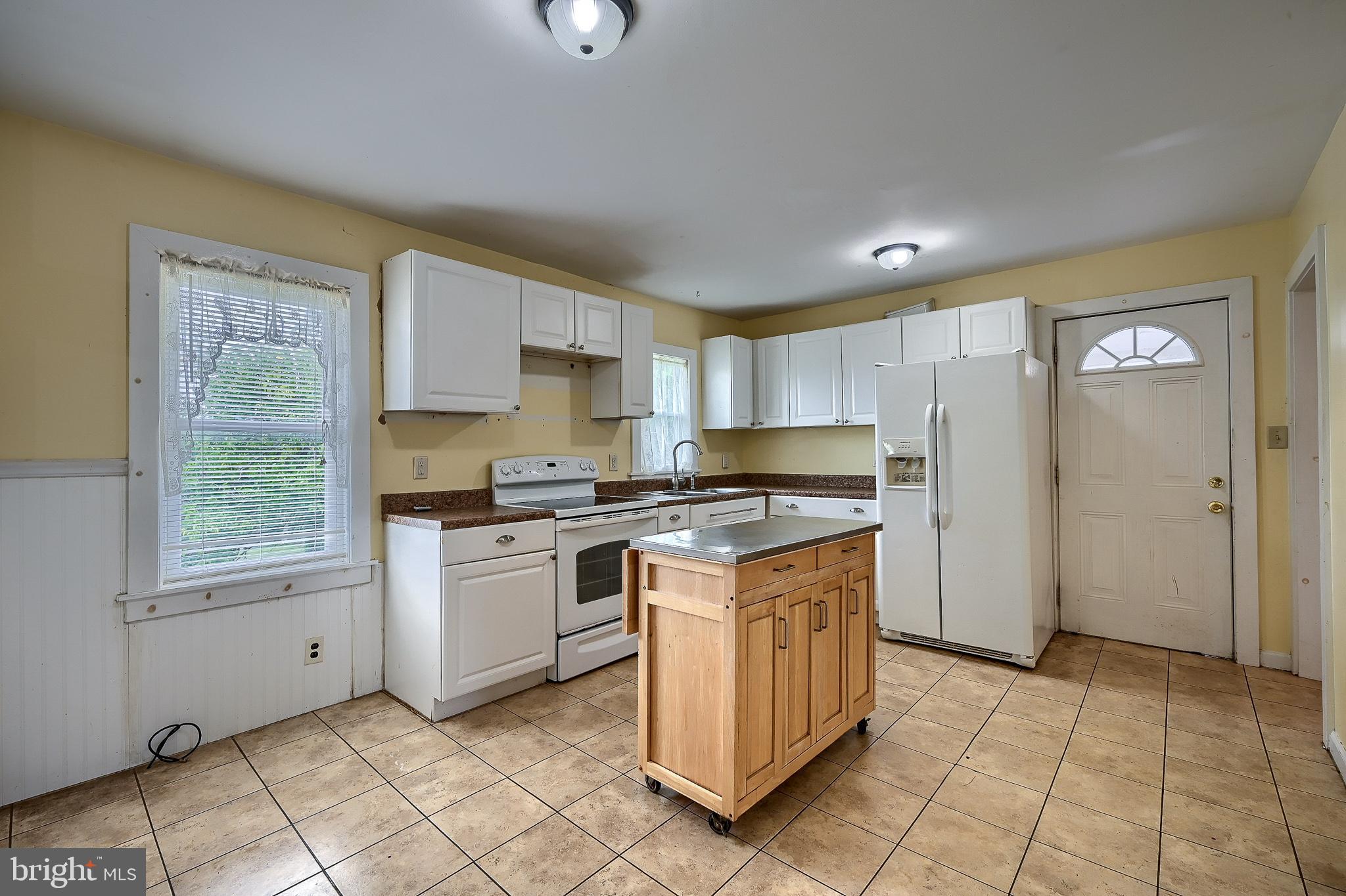 1115 Edgemont Road Harrisburg, PA 17109 - Photo 10 of 27 Gallery Image 10