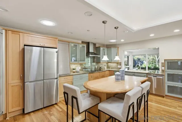 $3,500,000 | 8635 Cliffridge Avenue, La Jolla, CA 92037