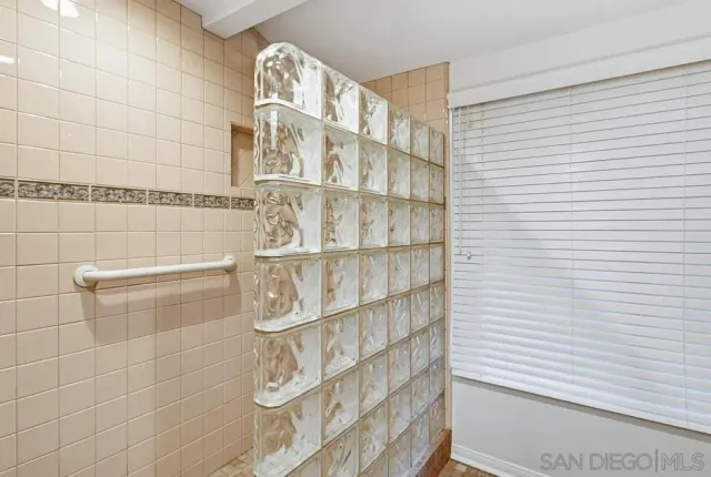 $3,500,000 | 8635 Cliffridge Avenue, La Jolla, CA 92037