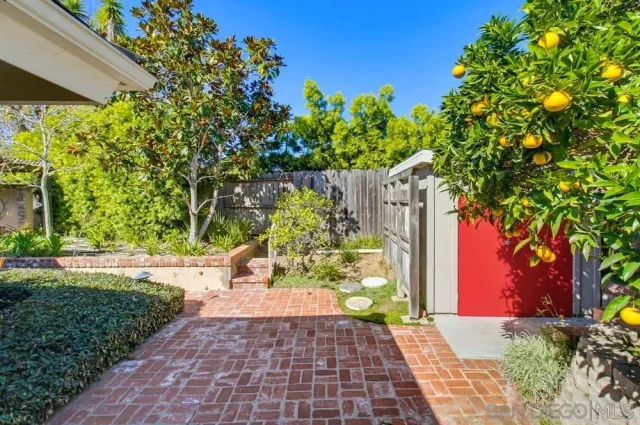 $3,500,000 | 8635 Cliffridge Avenue, La Jolla, CA 92037