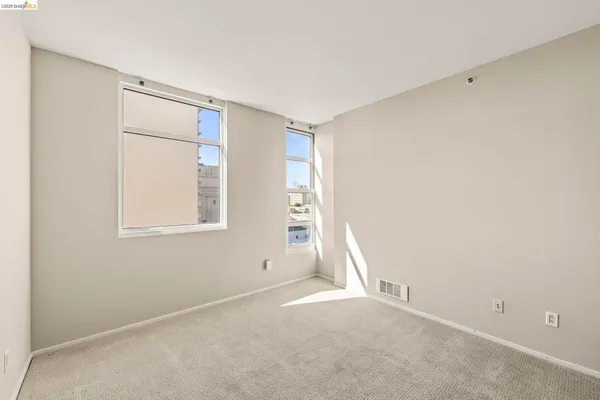 $3,000 | 1 Lakeside Drive, Unit 804, Oakland, CA 94612