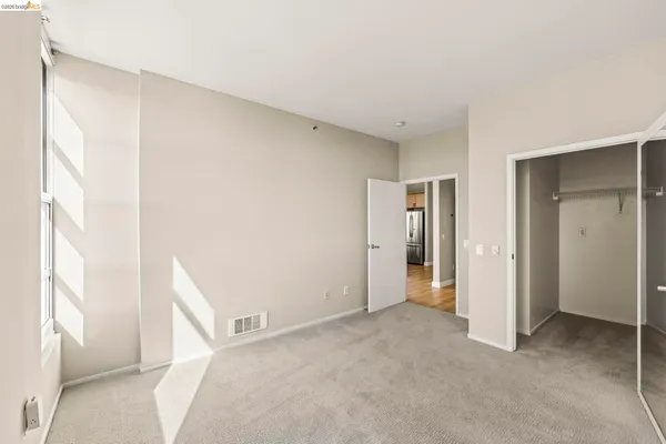 $3,000 | 1 Lakeside Drive, Unit 804, Oakland, CA 94612