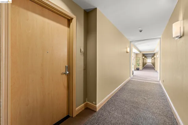 $3,000 | 1 Lakeside Drive, Unit 804, Oakland, CA 94612