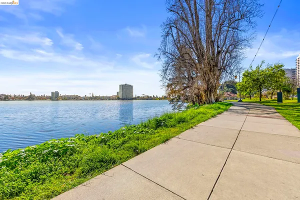 $3,000 | 1 Lakeside Drive, Unit 804, Oakland, CA 94612