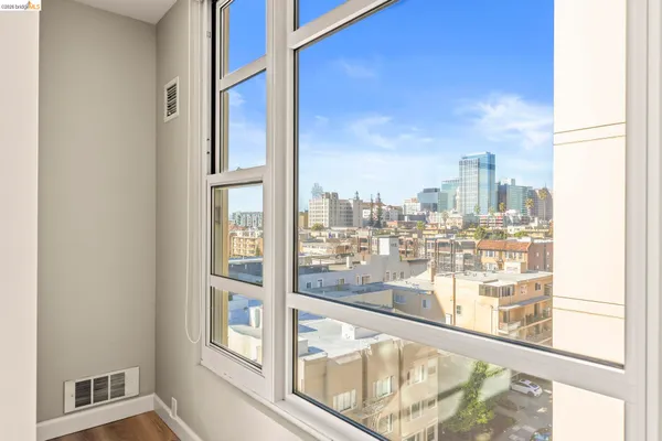 $3,000 | 1 Lakeside Drive, Unit 804, Oakland, CA 94612