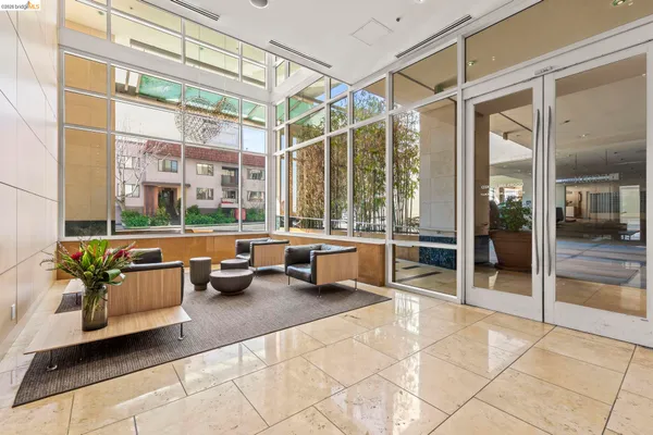 $3,000 | 1 Lakeside Drive, Unit 804, Oakland, CA 94612