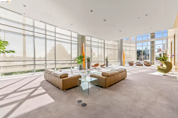 $3,000 | 1 Lakeside Drive, Unit 804, Oakland, CA 94612