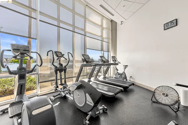 $3,000 | 1 Lakeside Drive, Unit 804, Oakland, CA 94612