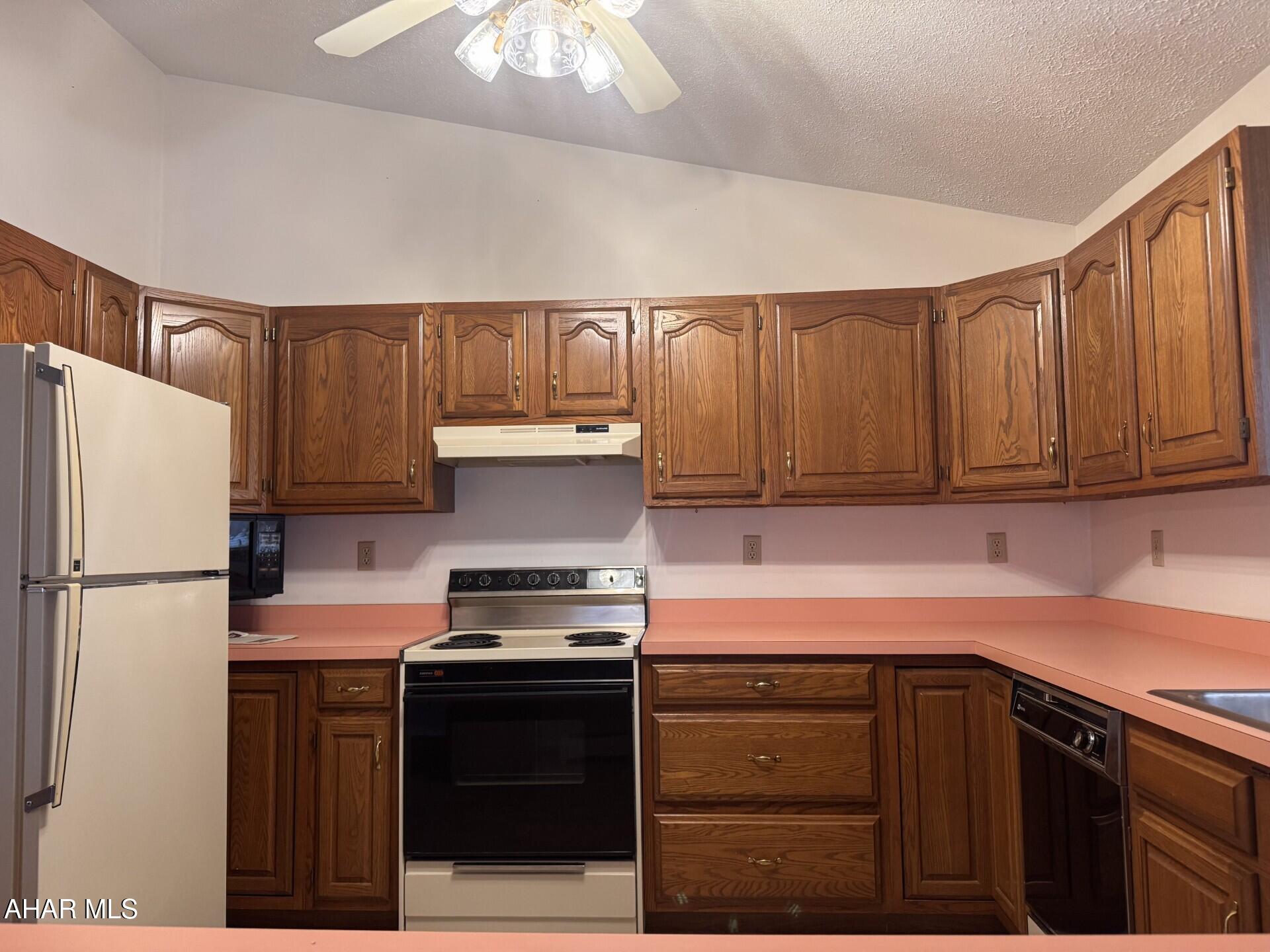 2149 Dutch Road Loretto, PA 15940 - Photo 6 of 30