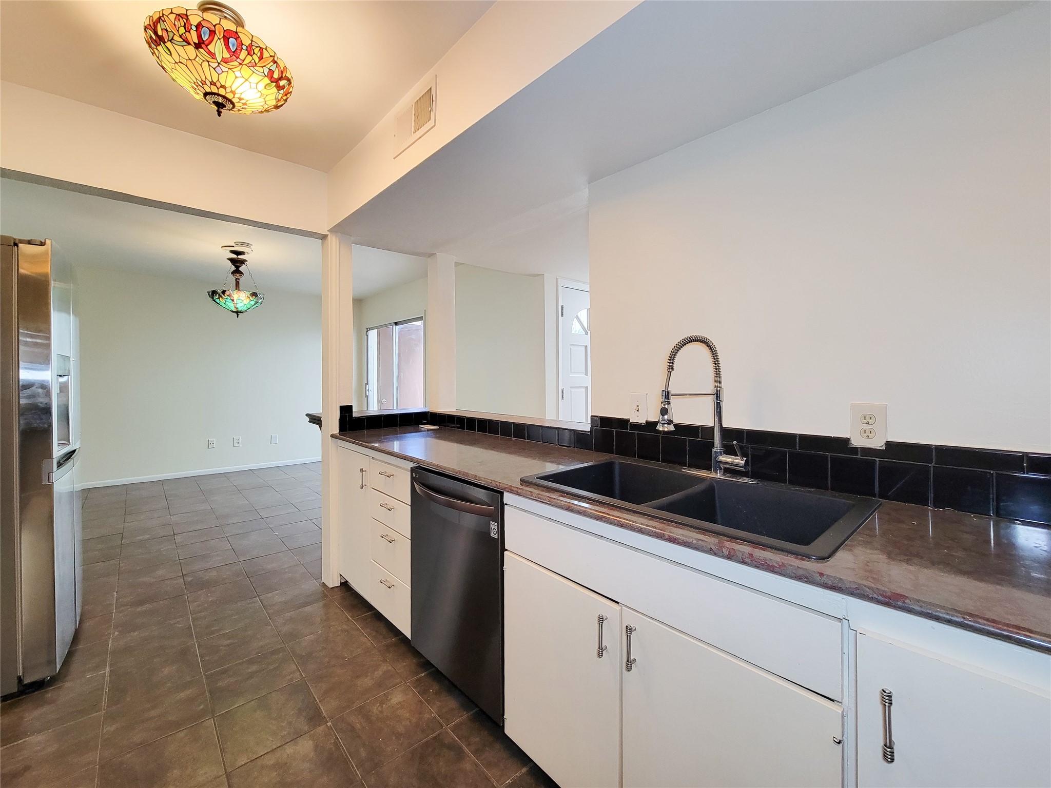 2243 West Alabama Street, Unit B Houston, TX 77098 - Photo 15 of 44