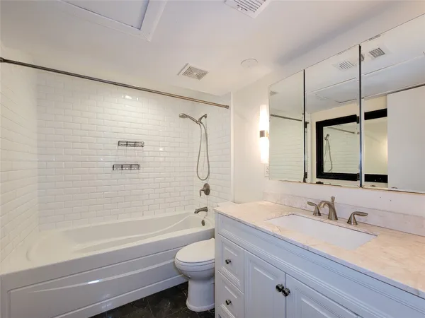 $2,240 | 2243 West Alabama Street, Unit B, Houston, TX 77098