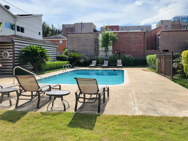 $2,240 | 2243 West Alabama Street, Unit B, Houston, TX 77098