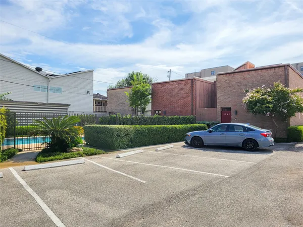 $2,240 | 2243 West Alabama Street, Unit B, Houston, TX 77098