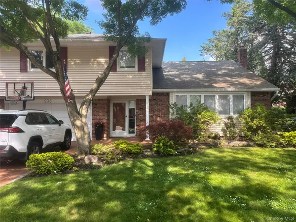 $1,588,000 | 238 Birch Drive, Roslyn, NY 11576