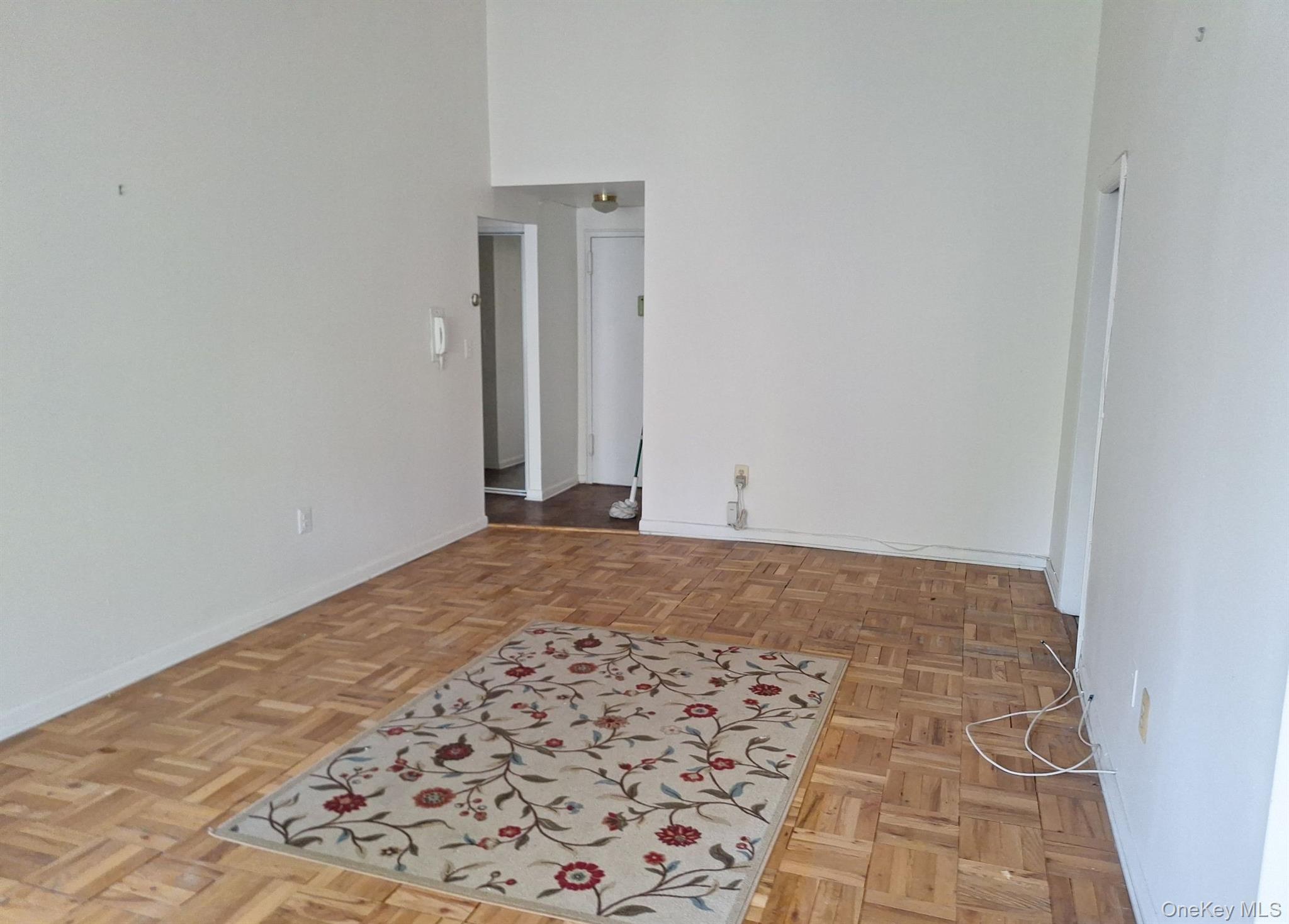 838 Pelhamdale Avenue, Unit 3R New Rochelle, NY 10801 - Photo 5 of 9