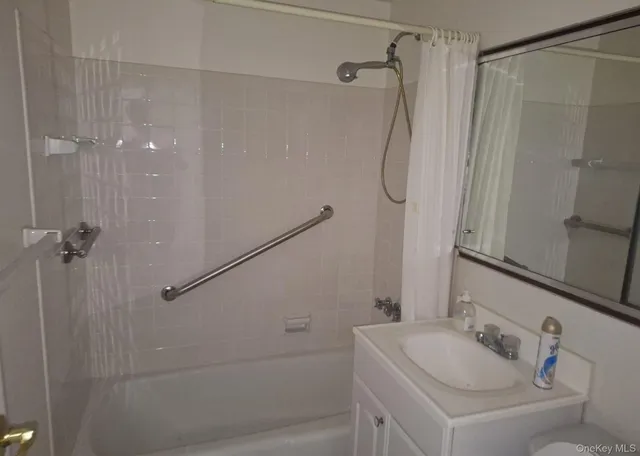 $119,000 | 838 Pelhamdale Avenue, Unit 3R, New Rochelle, NY 10801