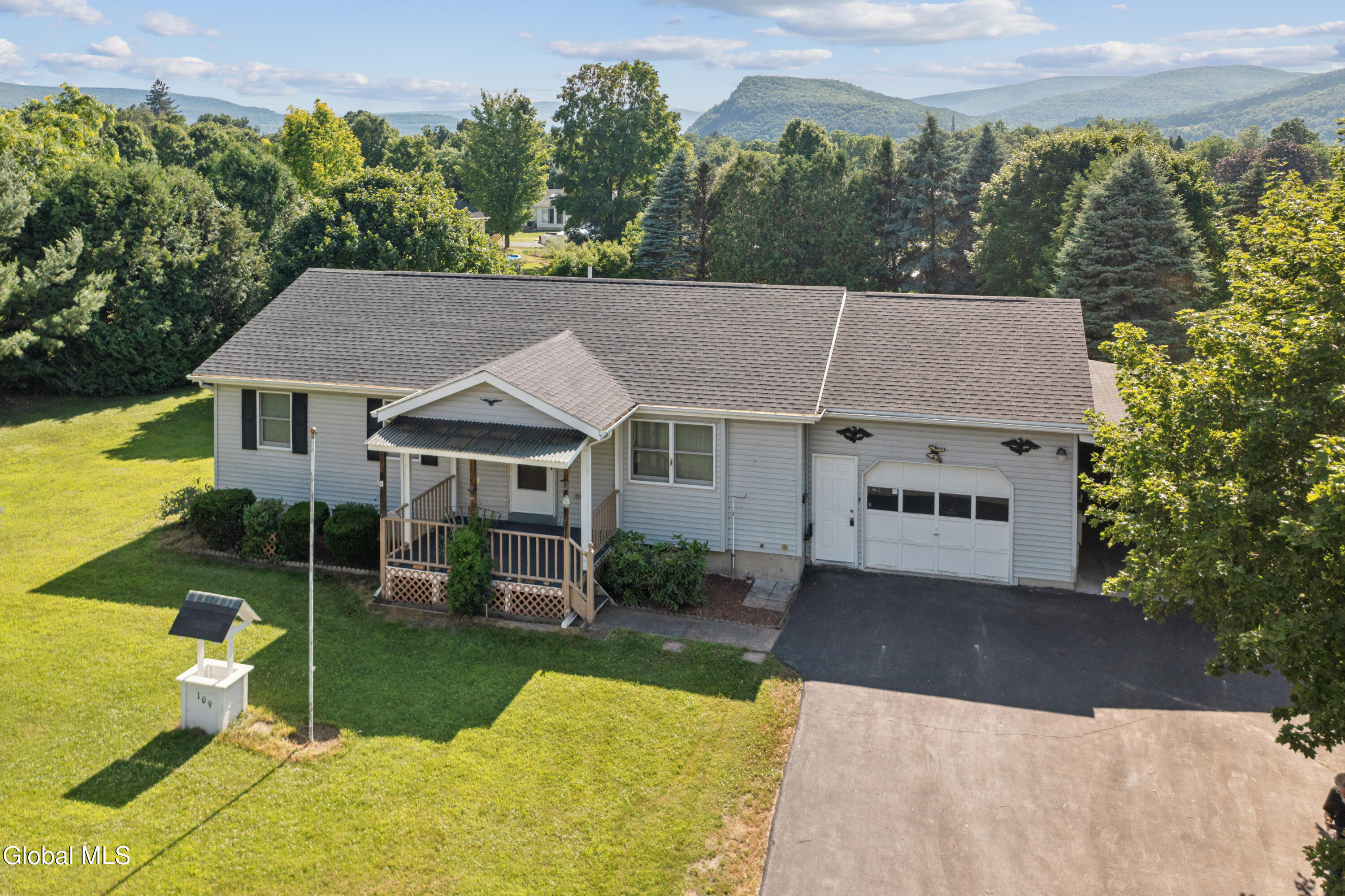 109 Union Street Middleburgh, NY 12122 - Photo 2 of 16 FS_LT_070225_0223