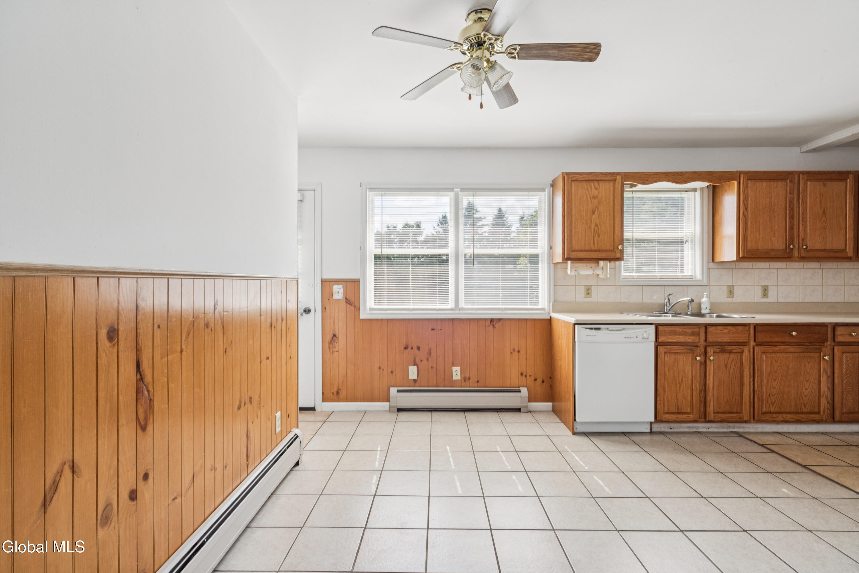 109 Union Street Middleburgh, NY 12122 - Photo 5 of 16 FS_LT_070225_0281