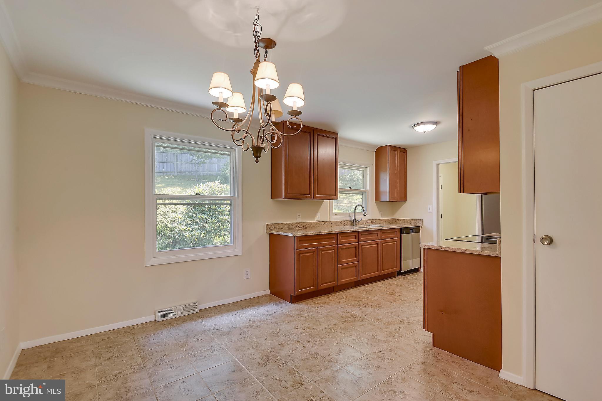 23825 Stringtown Road Clarksburg, MD 20871 - Photo 8 of 29 Dining Area