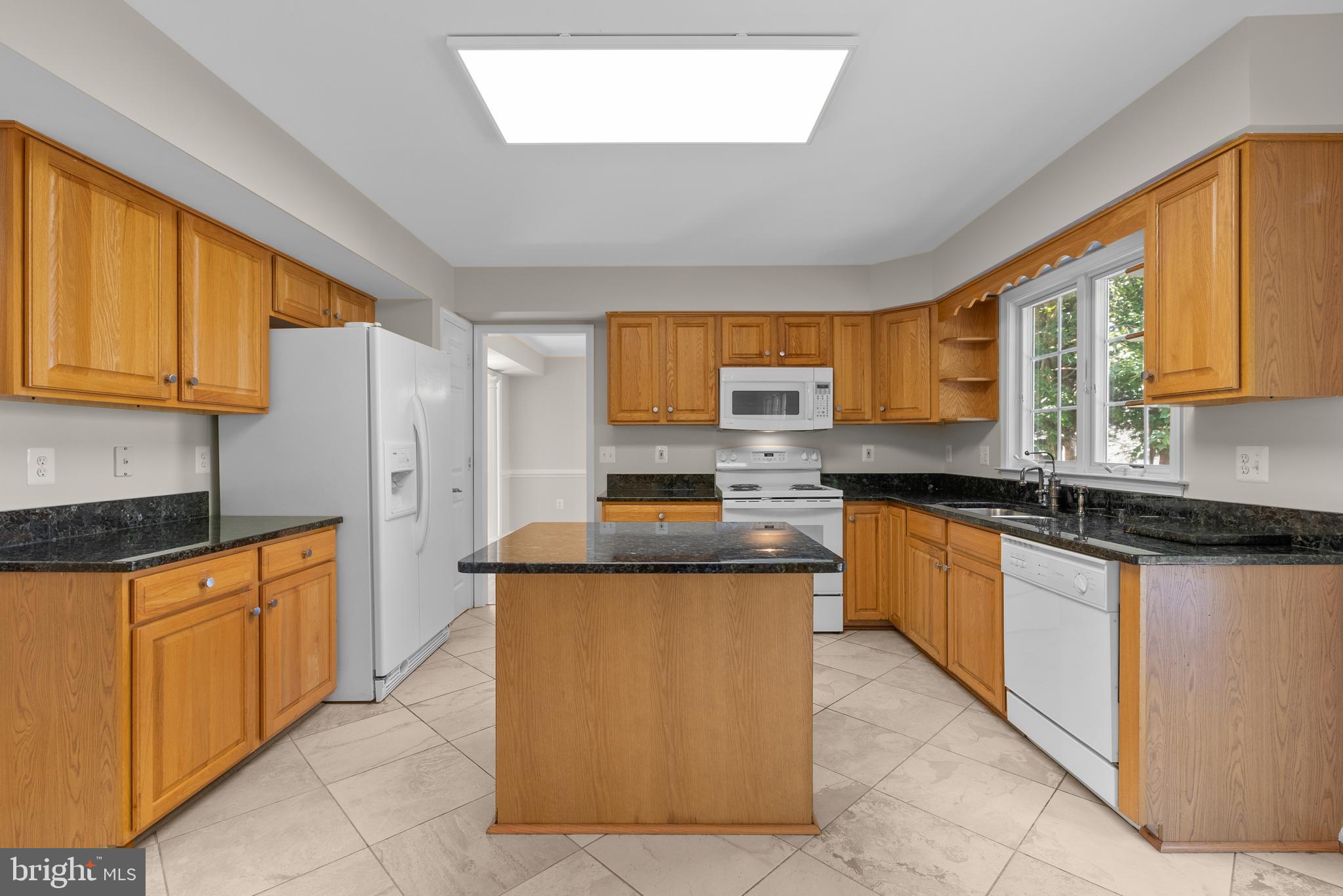 1003 Bexhill Drive Frederick, MD 21702 - Photo 11 of 38 Granite countertops
