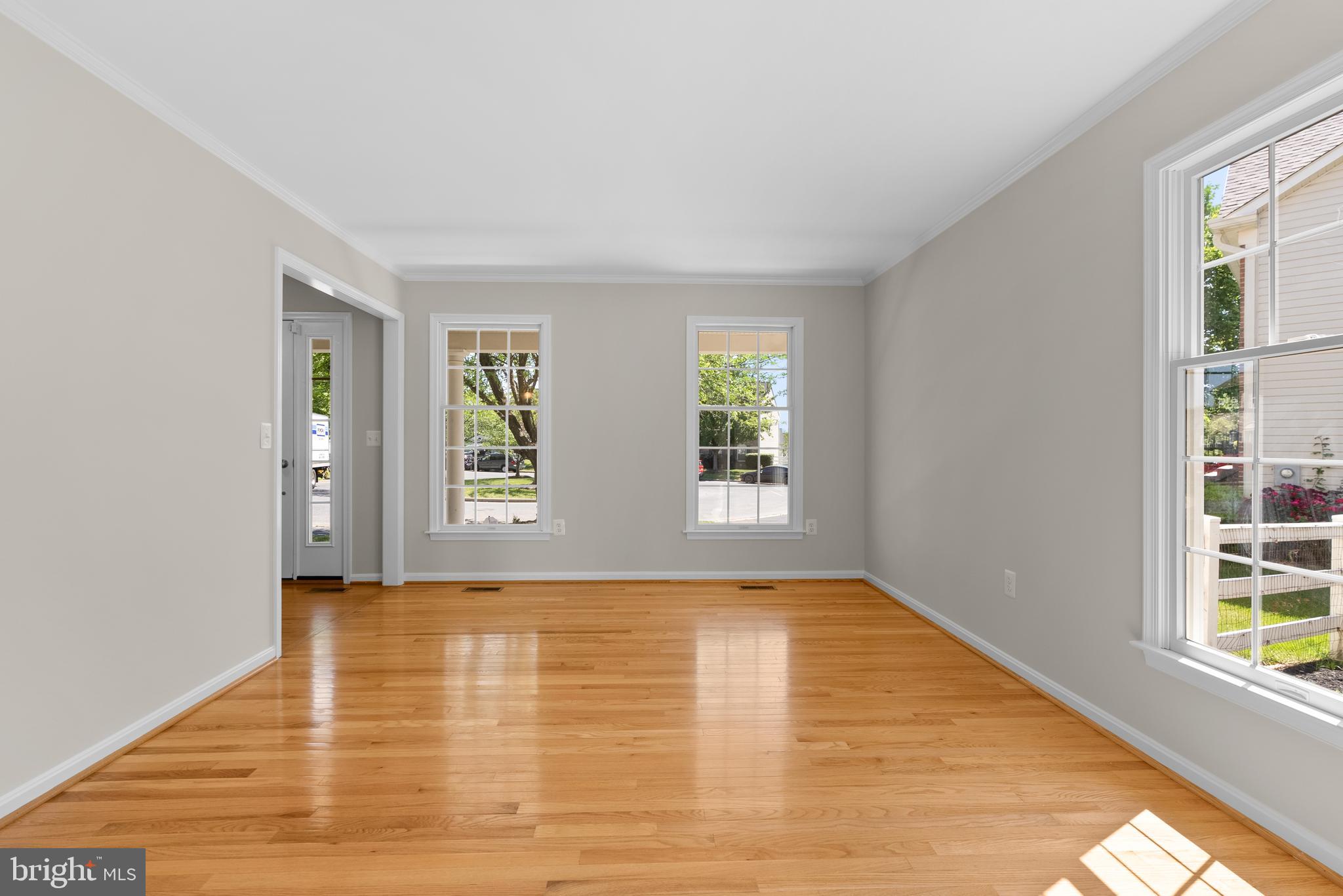 1003 Bexhill Drive Frederick, MD 21702 - Photo 8 of 38 Living room