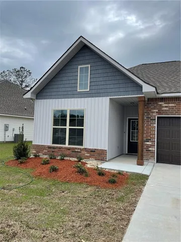 $2,200 | 73323 Forest Creek Drive, Covington, LA 70433