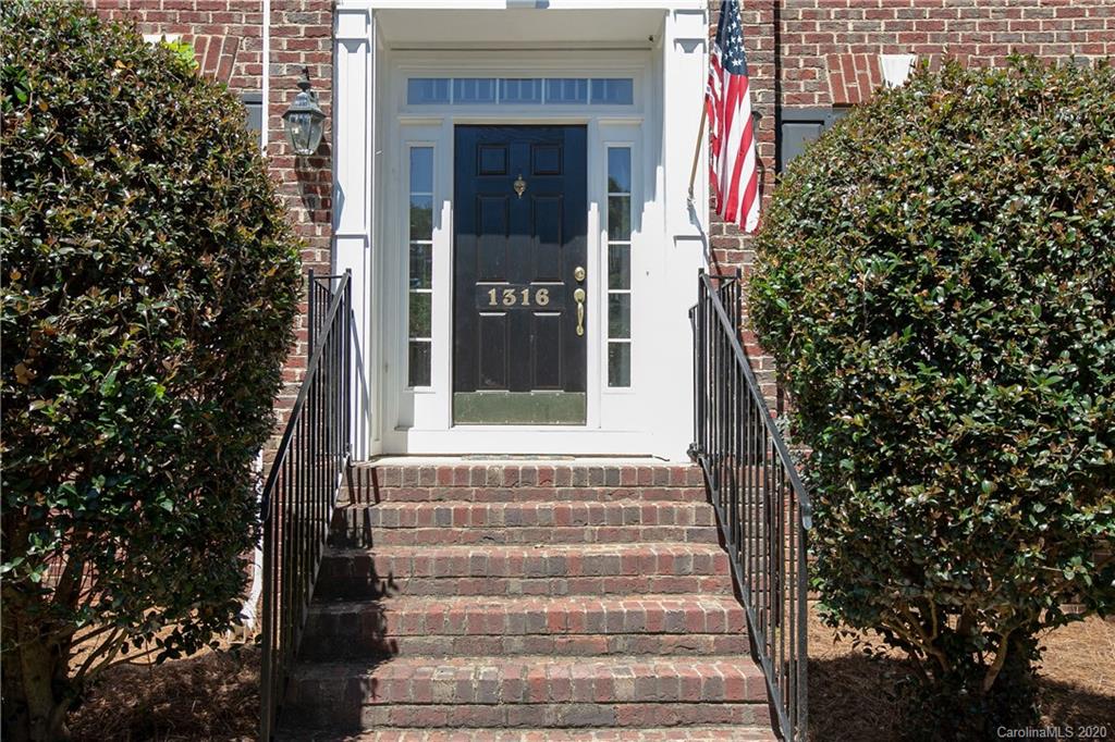 1316 Golden Ridge Road Lake Wylie, SC 29710 - Photo 2 of 35 Gallery Image 2
