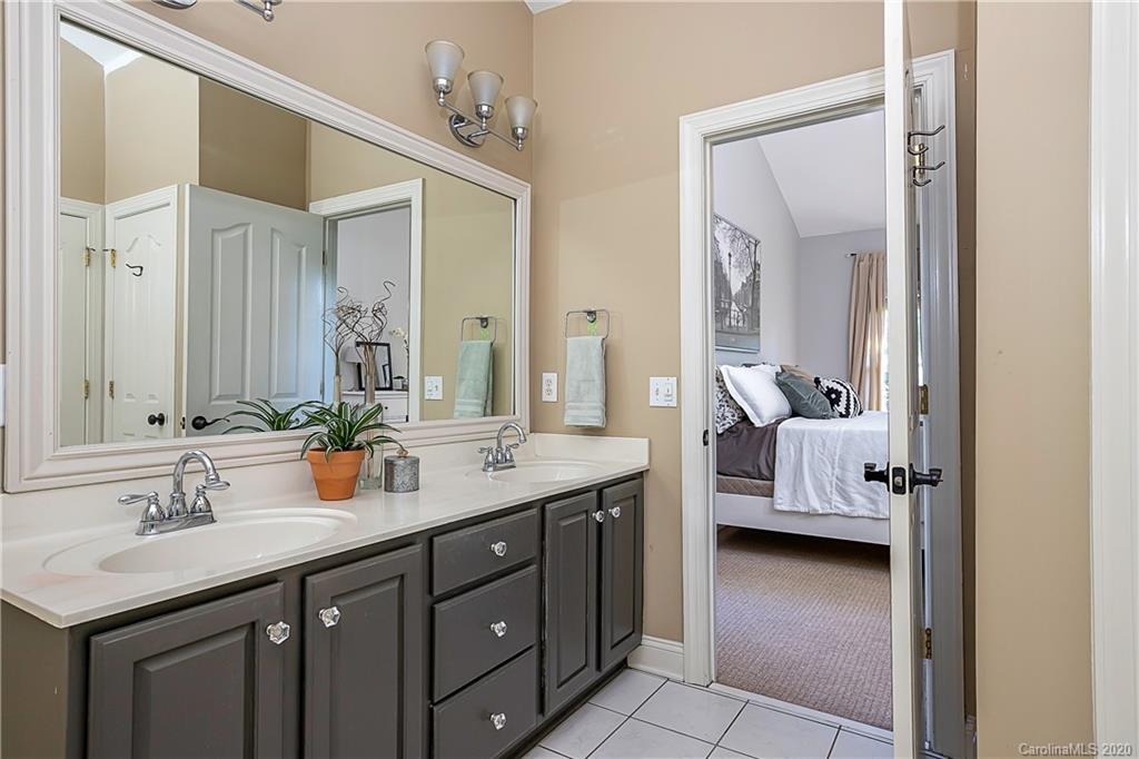 1316 Golden Ridge Road Lake Wylie, SC 29710 - Photo 18 of 35 Gallery Image 18