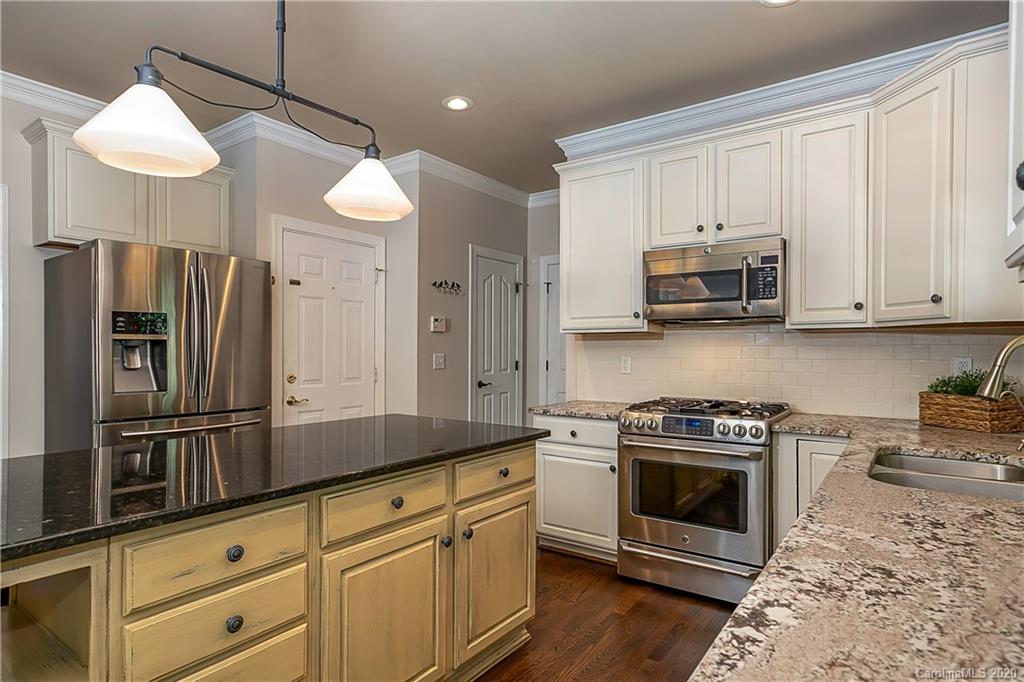 1316 Golden Ridge Road Lake Wylie, SC 29710 - Photo 7 of 35 Gallery Image 7