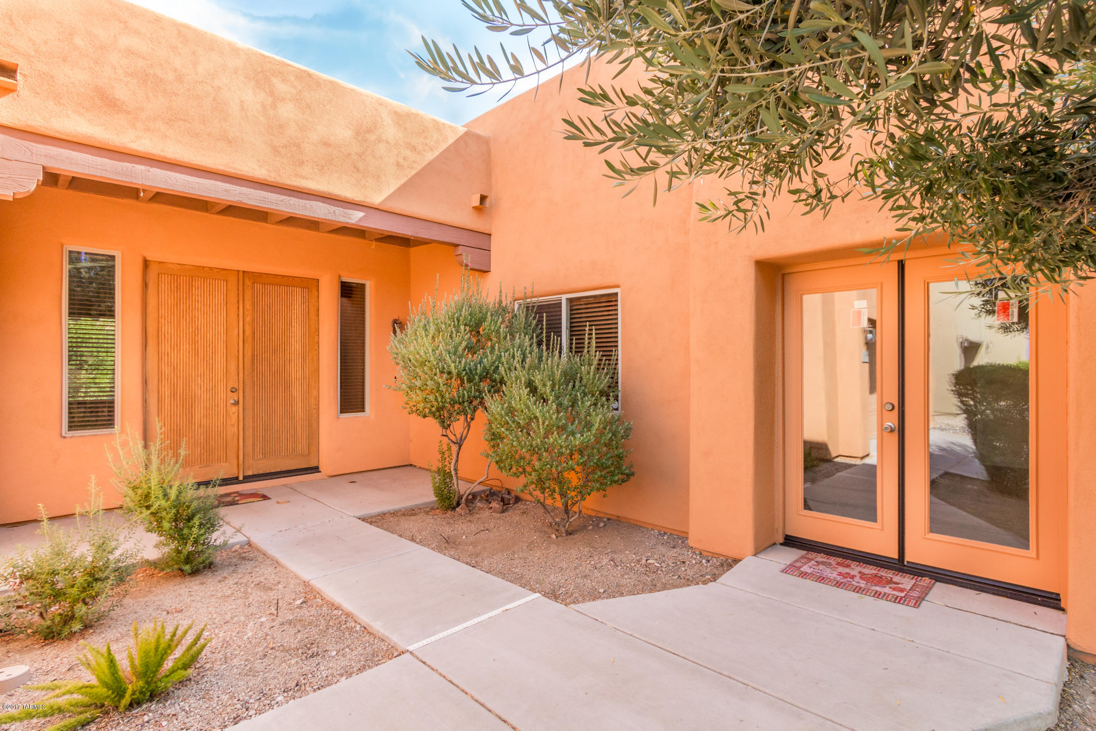 10639 East Ralph Alvarez Place Tucson, AZ 85747 - Photo 3 of 47