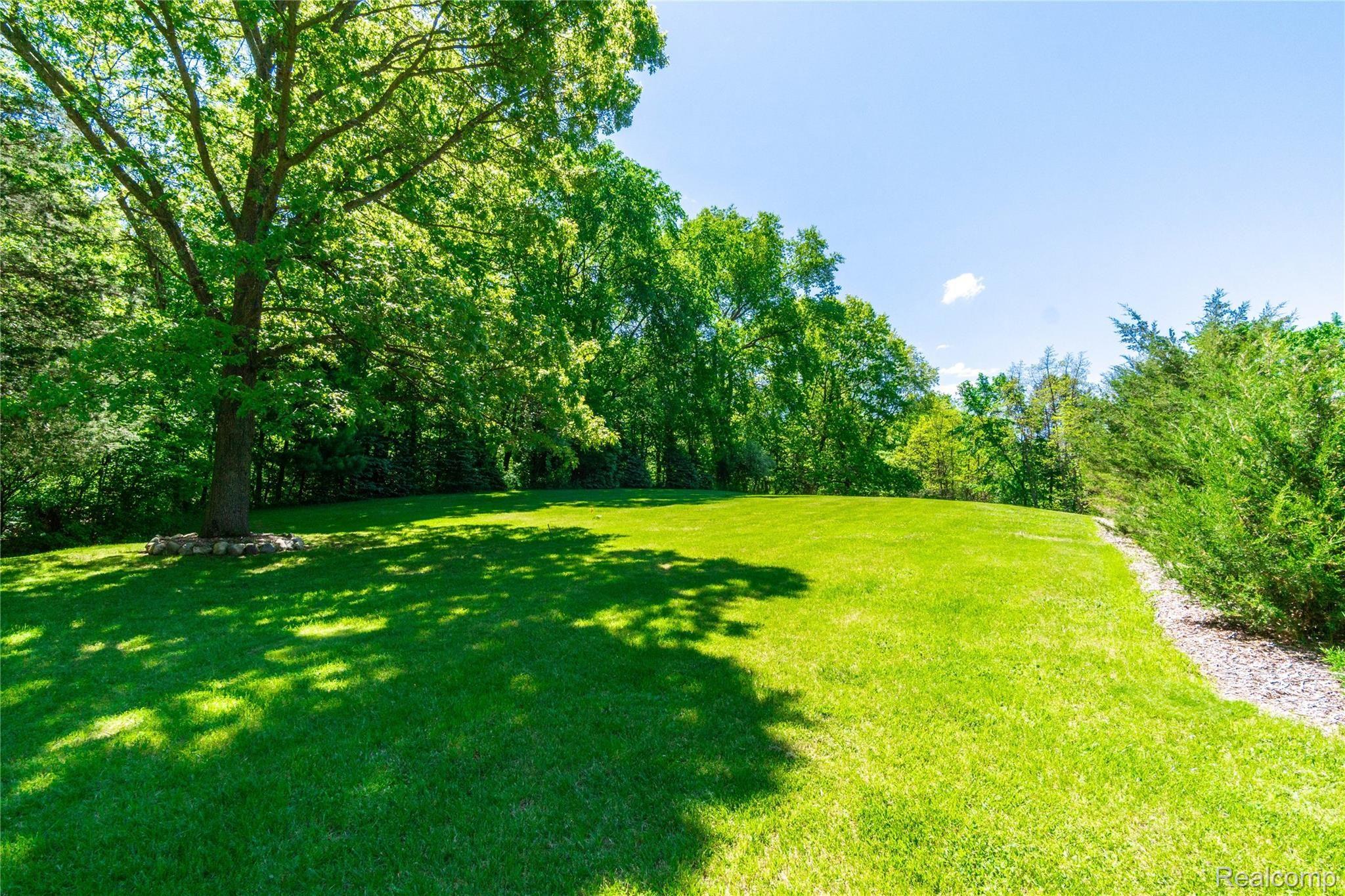 9440 Hartland Road Fenton, MI 48430 - Photo 44 of 46 Exterior 23.jpg