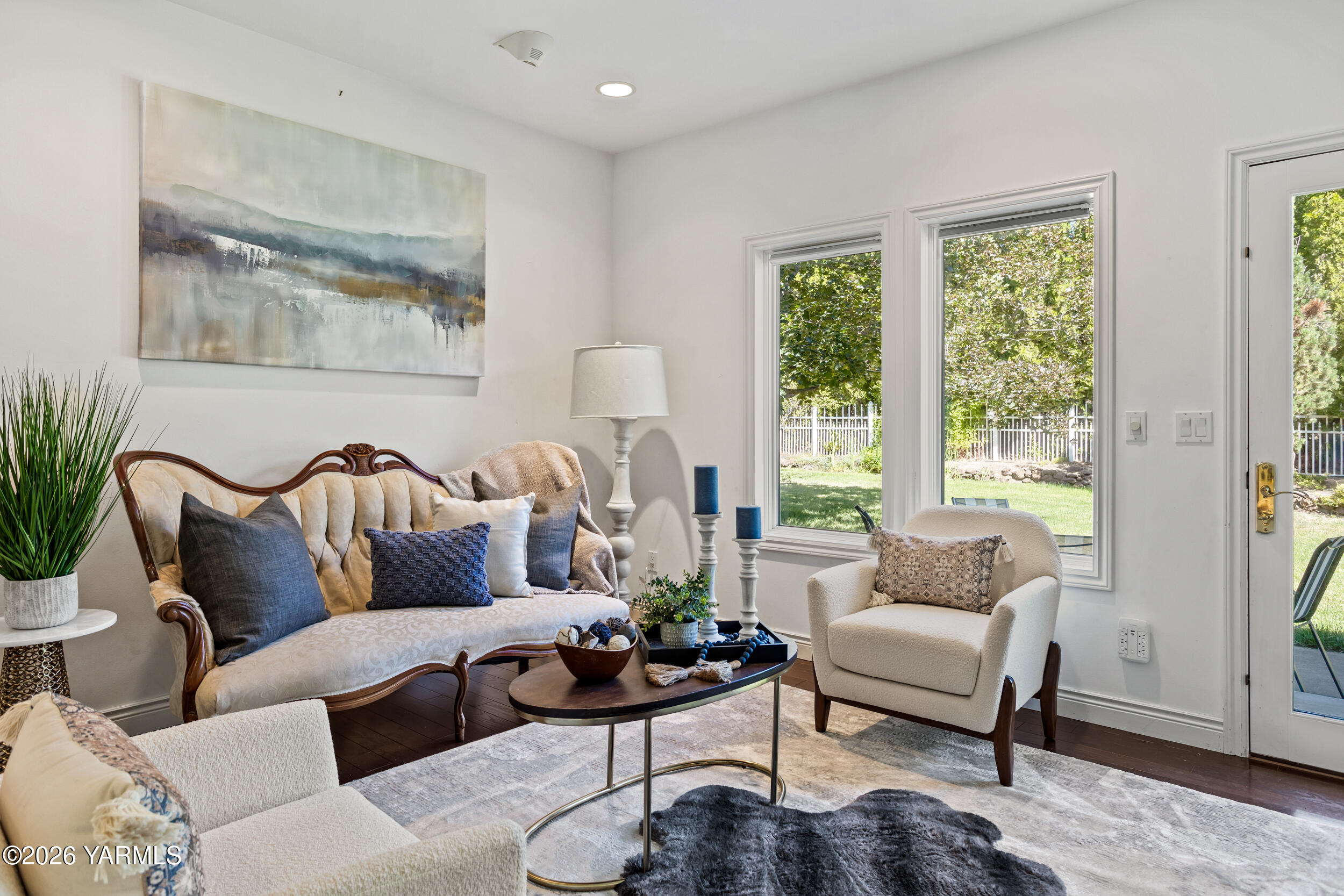 14801 Summitview Ext Road Yakima, WA 98908 - Photo 24 of 80 a living room with furniture and a large window