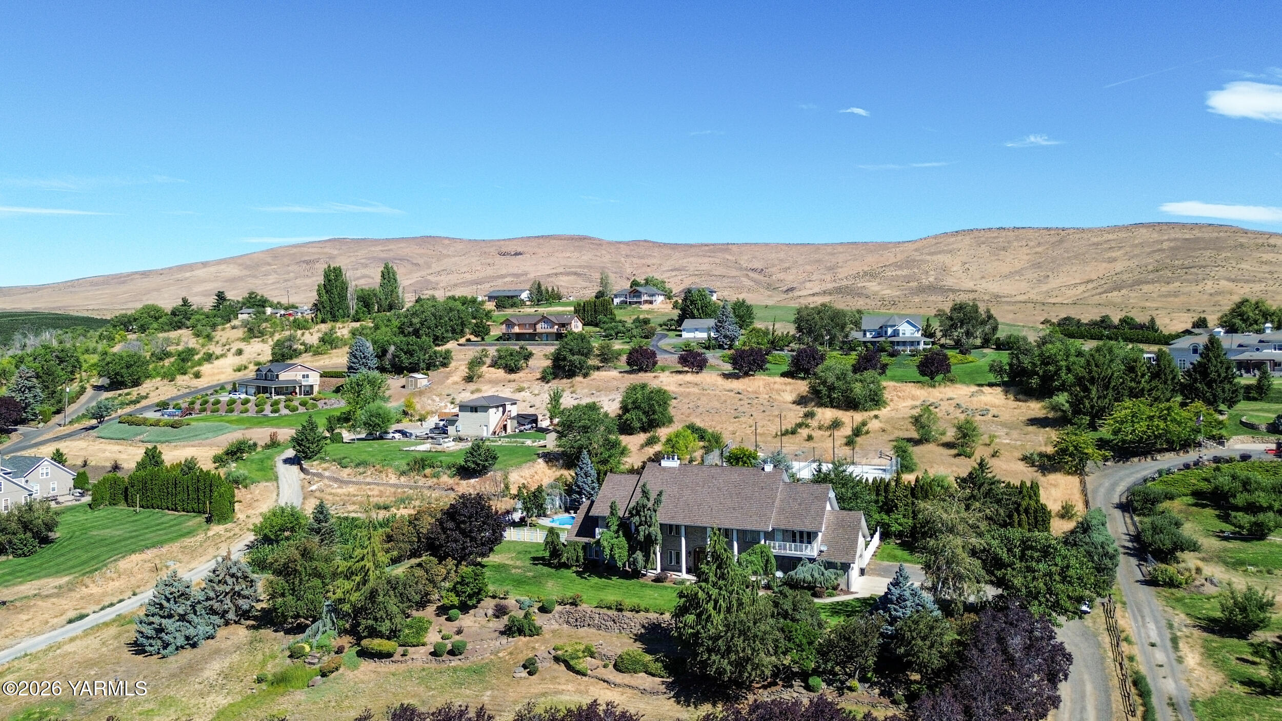 14801 Summitview Ext Road Yakima, WA 98908 - Photo 41 of 80 a view of a city with mountains in the background