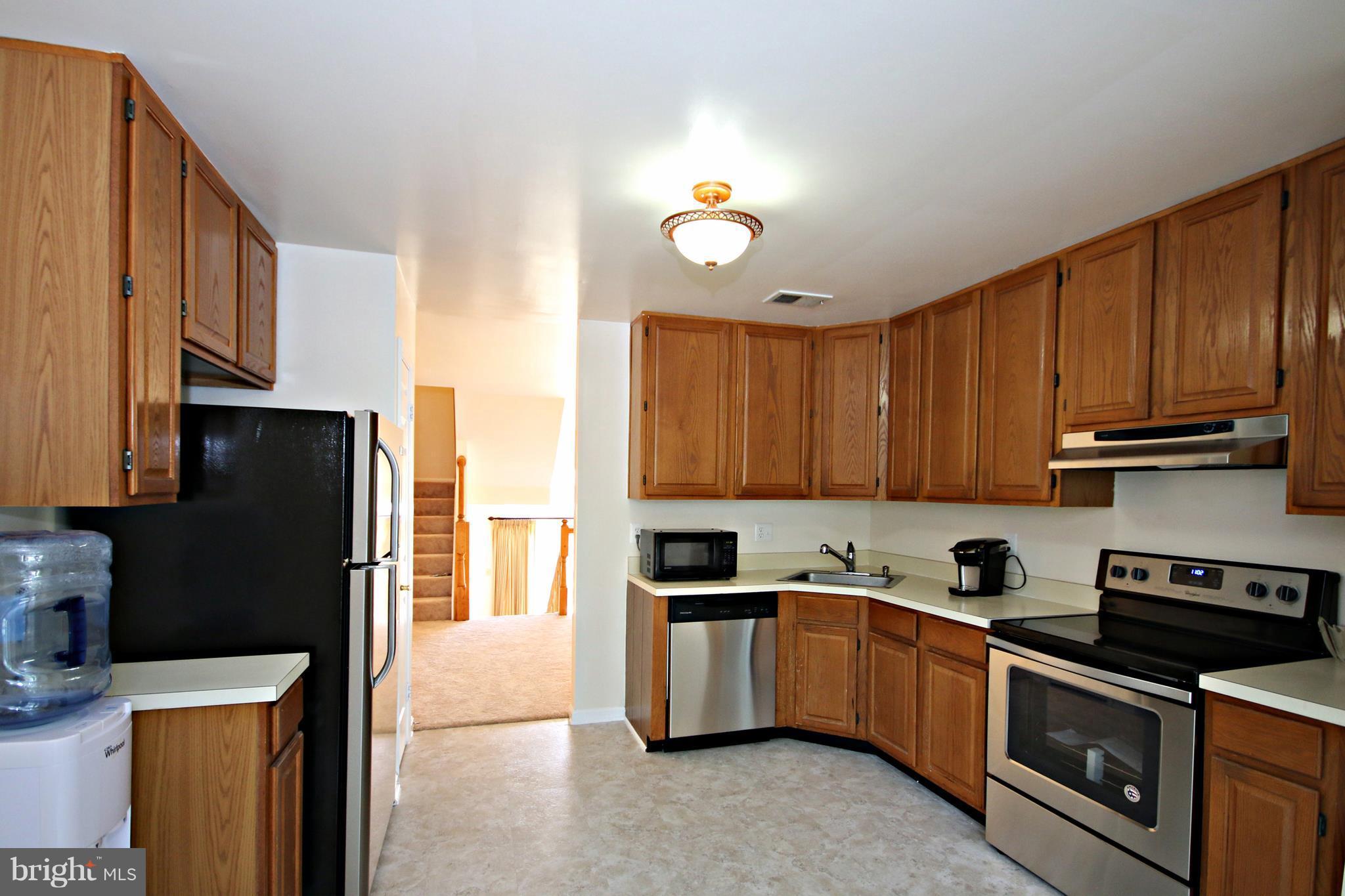 30 Dawn View Court Silver Spring, MD 20904 - Photo 5 of 24 Kitchen
