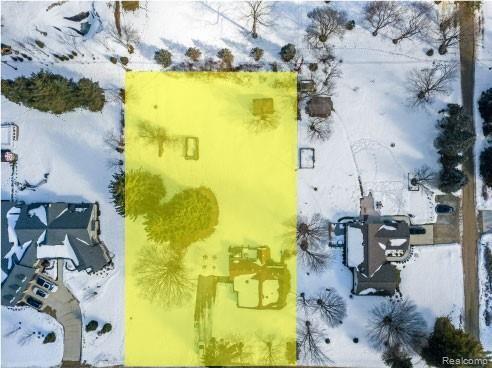 19754 Fry Road Northville, MI 48167 - Photo 3 of 35 Yellow box indicates approximate 1 acre lot lines. Buyer and buyer's agent should verify all information.