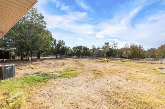 $440,000 | 281 Lakeside Drive, China Spring, TX 76633