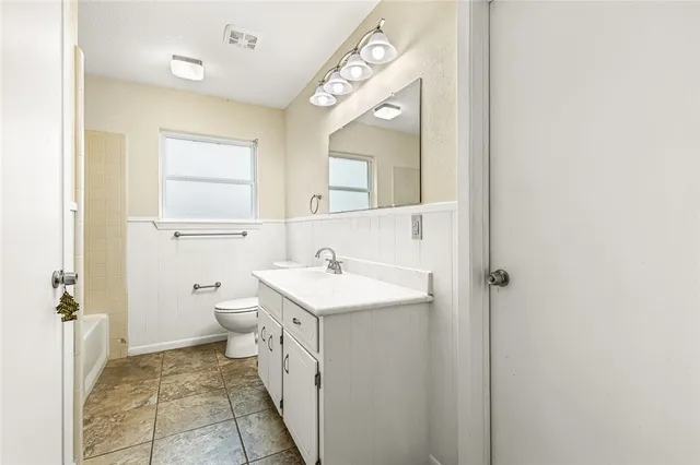 $440,000 | 281 Lakeside Drive, China Spring, TX 76633