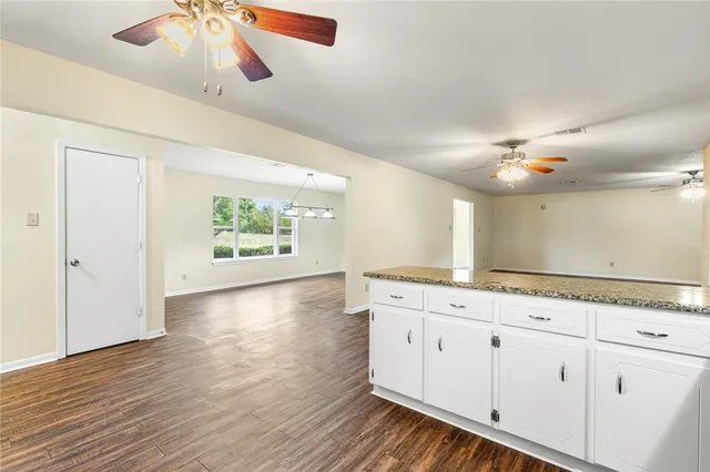 $440,000 | 281 Lakeside Drive, China Spring, TX 76633