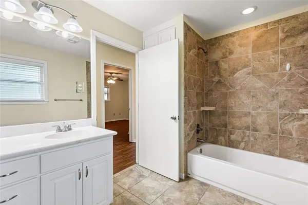 $440,000 | 281 Lakeside Drive, China Spring, TX 76633