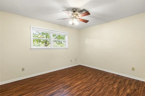 $440,000 | 281 Lakeside Drive, China Spring, TX 76633