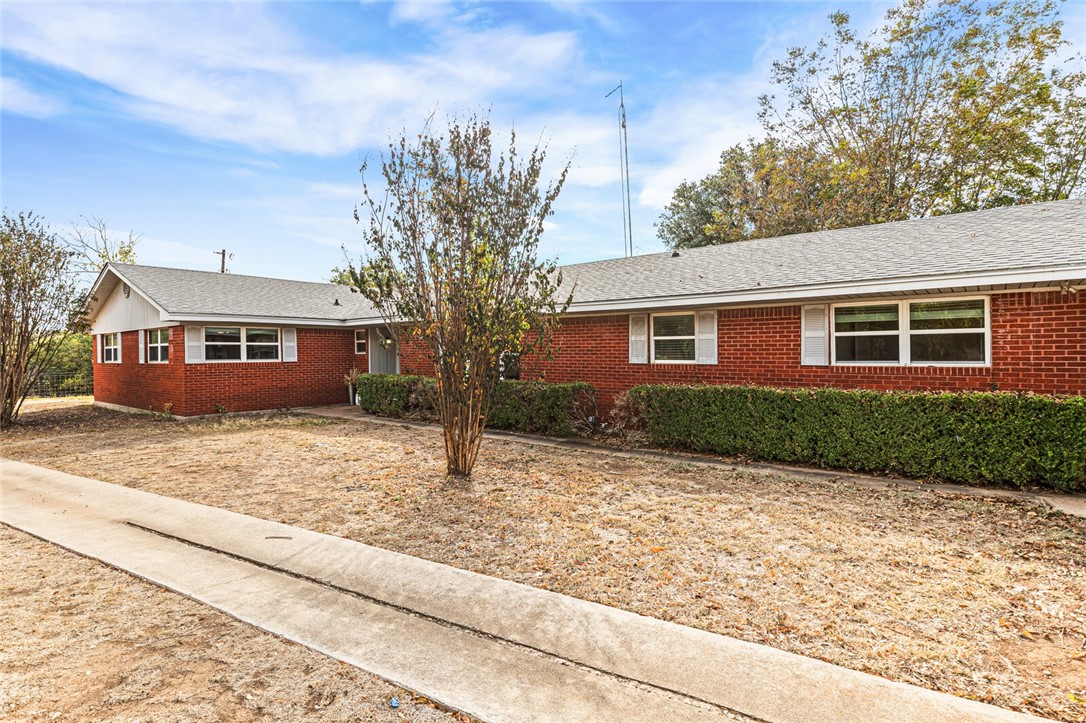 281 Lakeside Drive China Spring, TX 76633 - Photo 7 of 56