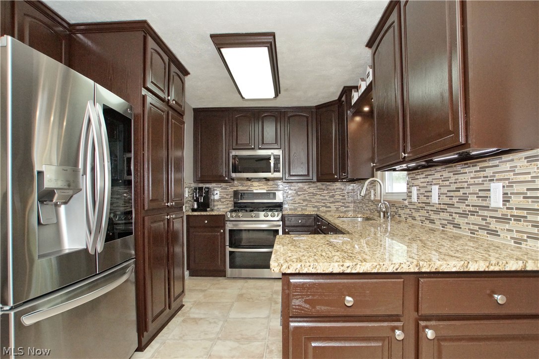745 Dickerson Road Willowick, OH 44095 - Photo 9 of 35 Gallery Image 9