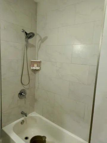 $3,300 | 5610 North Glenwood Avenue, Chicago, IL 60660