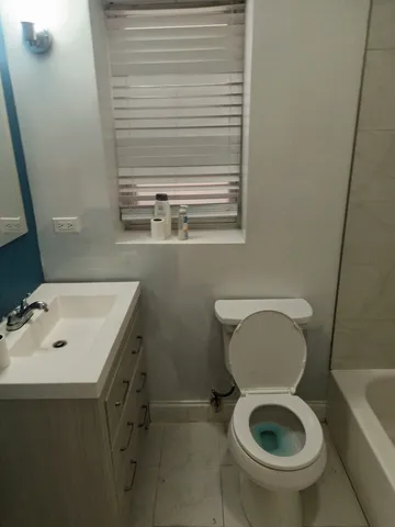 $3,300 | 5610 North Glenwood Avenue, Chicago, IL 60660