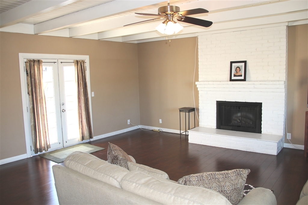 3333 Helix Street Spring Valley, CA 91977 - Photo 5 of 16 Gallery Image 5