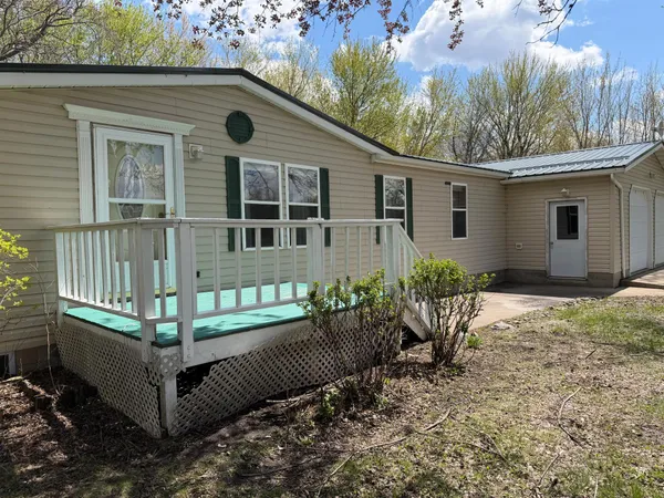 $275,000 | 37026 710th Avenue, St. James, MN 56081